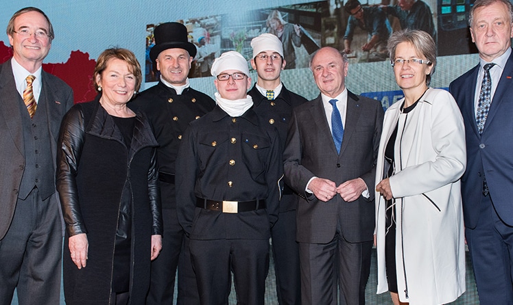  Christoph Leitl, Sonja Zwazl, Peter Engelbrechtsmüller, Mario Eismann und  Thomas Strommer, Erwin Pröll, Petra Bohuslav, Franz Wiedersich (c) WKNÖ/Kraus