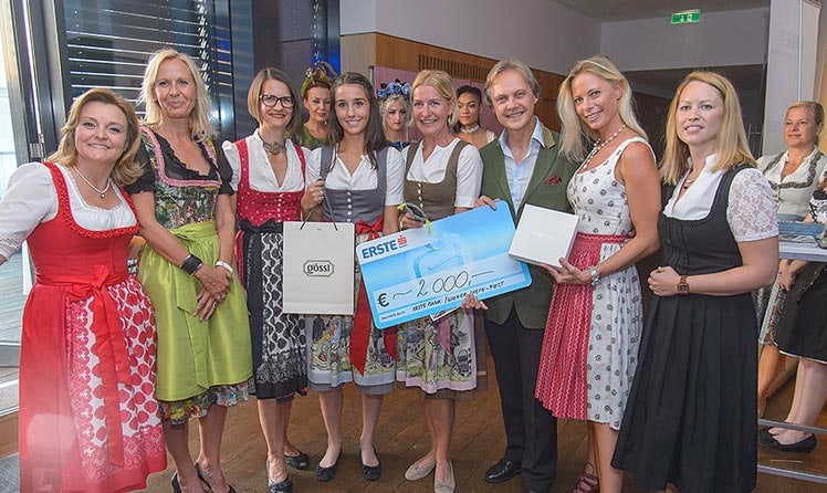 Claudia Wiesner, Michaela Salat, Birgit Indra, Bettina Grieshofer, Christian Feldhofer und  Gloria Hundsberger © Andreas Tischler