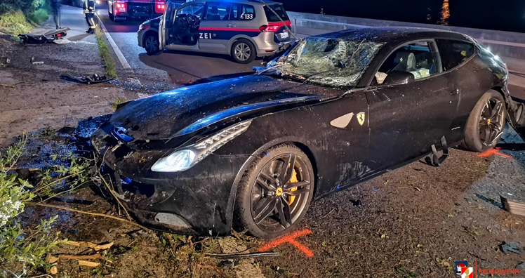 Ferrari FF Crash