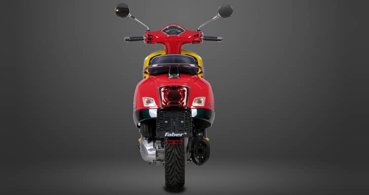 Vespa 300 GTS Harlekyn