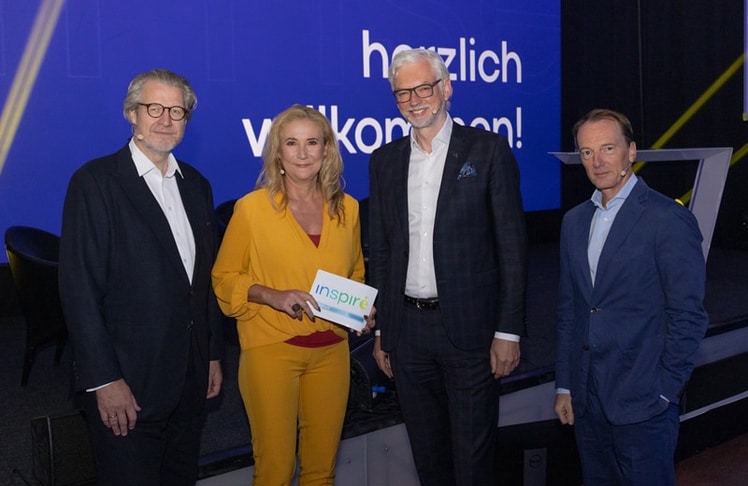 Keynote-Speaker Philip Blom, Moderatorin Susanne Glass (BR Rundfunk), Verbund CEO Michael Strugl und Bestsellerautor Marc Elsberg © LEADERSNET/C. Holzinger