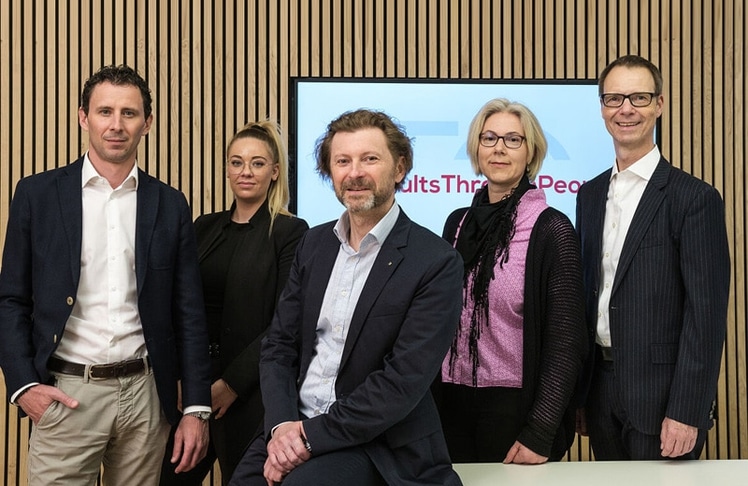 Das Team von EO Executives rund um GF Christian Hener (Mitte) mit EO Deutschland CEO Stephan H. Aschenbrenner (rechts) © Roland Ferrigato