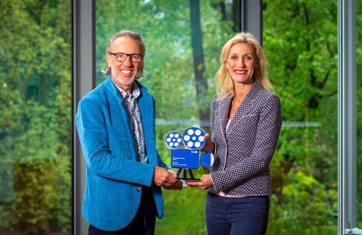 Ferdinand Hager, feratel und Christine Schönhuber,TSG, bei der Übergabe des feratel Panorama Awards © TSG Tourismus Salzburg GmbH