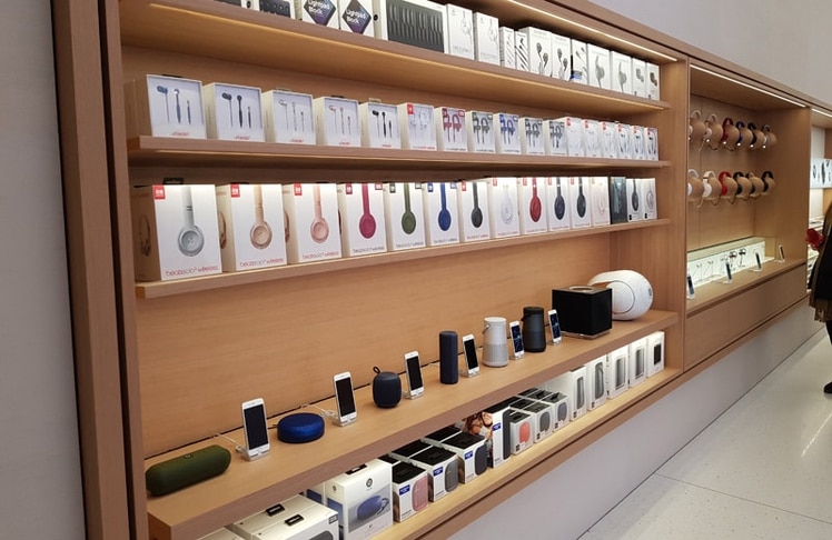 Im Apple Store in Wien sind die Verkaufsflächen großzügig bemessen © LEADERSNET