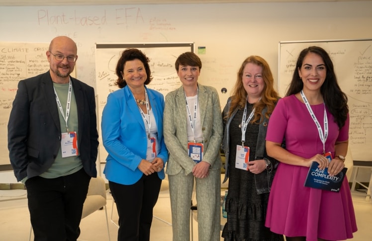 V.l.n.r.: Dirk Brockmann (deutscher Komplexitätsforscher), Beatrix Praeceptor (CEO von Greiner Packaging), Sigrid Maurer (Abgeordnete zum Nationalrat, Klubobfrau Die Grünen), Cecilia Hertz (schwedische Expertin für Weltraumtechnologie) sowie Damita Pressl (Journalistin bei der NZZ) © LEADERSNET/A. Rieck