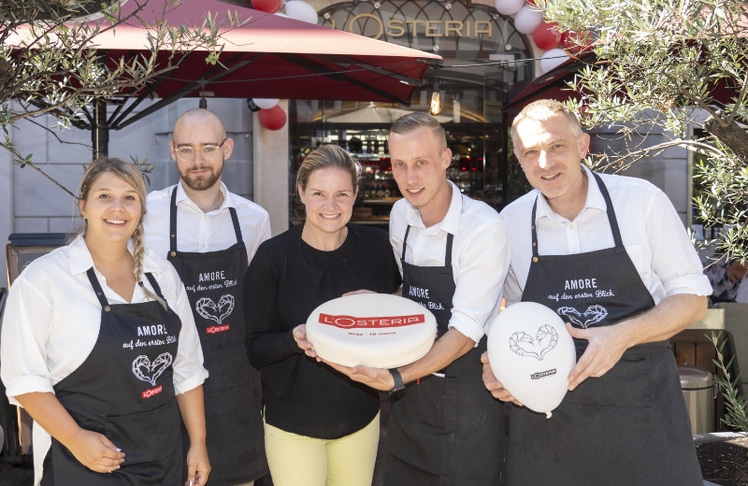 V.l.n.r: Kerstin Schwar, Tamàs Csukly, Maria Klara Heinritzi (Geschäftsführerin L'Osteria), Bàlint Mèszàros (Filialleiter L'Osteria Graz) und Johann Tatschl © Foto Fischer - Martin Stelzl
