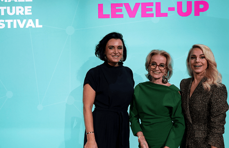 V.l.n.r.: Elisabeth Köstinger (Unternehmerin, Aufsichtsrätin & Investorin), Elisabeth Gürtler (Unternehmerin) und Silvia Schneider (TV-Moderatorin, Schauspielerin, Modedesignerin und Juristin) © LEADERSNET/ G. Langegger
