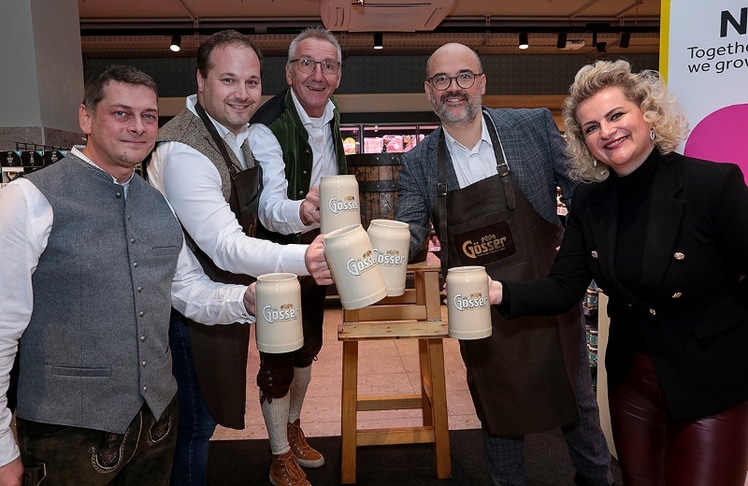 V.l.n.r.: Marktmanager Thomas Holzweber, Bezirksvorsteher Daniel Resch, Karl Geiss (Brauunion), Billa Vorstand Michael Paterno und Vetriebsmanagerin Bianca Böhm © LEADERSNET / G. Langegger