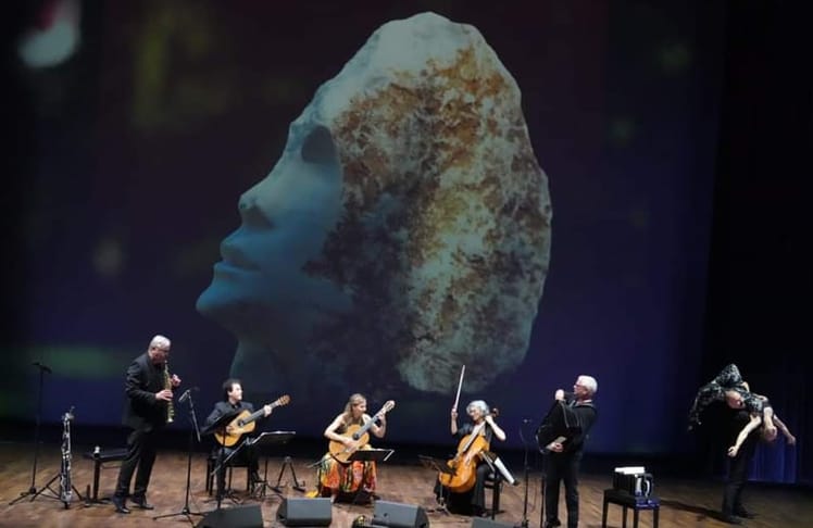 Das Art Of Guitar Festival verspricht ein erstklassiges Musikerlebnis, bei dem international gefeierte Künstler die Bühne mit einzigartigen Performances zum Leben erwecken. ©Willi Pleschberger