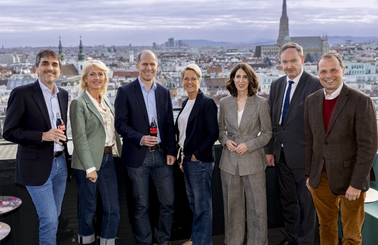 V.l.n.r.: Fabio Cella (Coca-Cola Österreich), Martina Hohenlohe, Herbert Bauer (Coca-Cola HBC Österreich), Verena Augustin (0816 - alles Außergewöhnlich), Amelie Groß (WKO), Christian Helmenstein (IV) und Philipp Bodzenta (Coca-Cola Österreich) © Martin Steiger