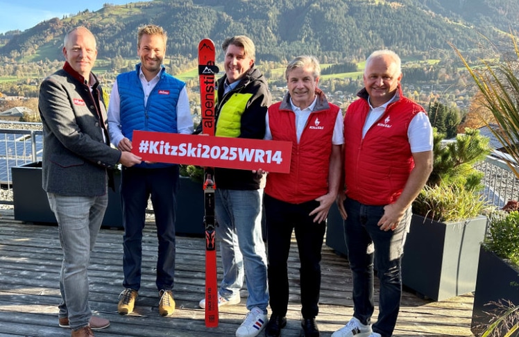 V.l.n.r.: Stefan Grafl (Geschäftsführer Bergbahnen Westendorf/SkiWelt), Andreas Haselsberger (Geschäftsführer Bergbahn Scheffau/Skiwelt), Christian Flühr, Vorstandsvorsitzender Anton Bodner und Vorstand Christian Wörister © Thomas Liner