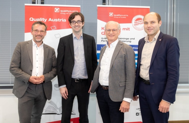 V.l.n.r.: Andreas Schmölzer (Sachverständiger, Saicon consulting), Thomas Delissen (Stellvertretender Studiengangsleiter Data Intelligence, FH St. Pölten), Andreas Lidauer (Leitung Nachhaltigkeit, Hofer KG) und Wolfgang Leger-Hillebrand (Leitung Branchenmanagement Lebensmittelsicherheit, Quality Austria) © Anna Rauchenberger