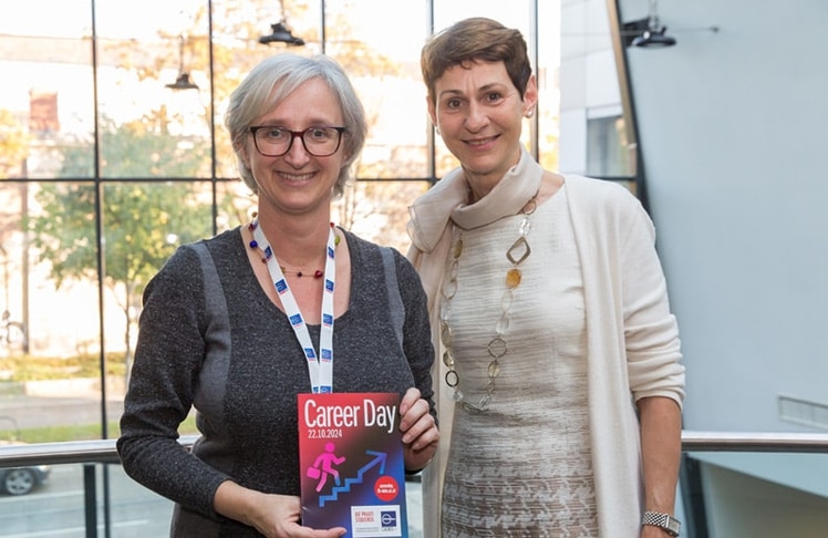 Sabine Lackner (Marketing, Alumni & Career Services bei der FHWien der WKW) und Gehaltsexpertin Martina Ernst © LEADERSNET/D. Mikkelsen