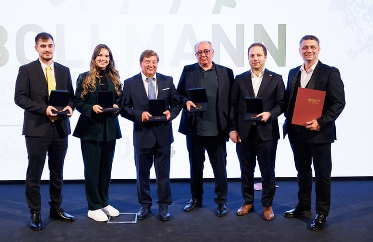 Die Sieger:innen des Bollmann-Preis 2024 (v.l.n.r.): Enes Haydaepasa (Kategorie Gestalten – SchülerInnen), Tijana Radojcic (Gestalten – StudentInnen), Rudolf Hye (Lebenswerk), Adem Icten (Kategorie Zukunft), Vertreter von Heinrich Klimetschek (Kategorie Miteinander) und Sasa Novakov (Kategorie Zukunft) © Florian Wieser