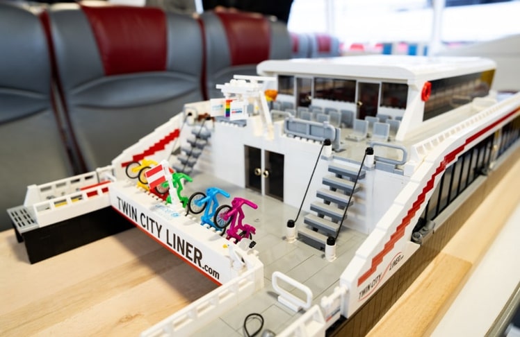 Ab zehn verbindlichen Bestellungen soll der Twin City Liner aus Lego in Serienproduktion gehen © Marino Knoppel