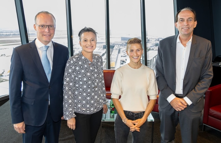 Das Podium (v.l.n.r.): Alexander Biach (aktiv für ganznormal.at und Generaldirektor der Sozialversicherungsanstalt der Selbständigen), Johanna Klösch (Arbeits- und Organisationspsychologin bei der AK Wien), Eva Pinkelnig (Skispringerin und ausgebildete Erzieherin) und Christian Horak (Partner EY Parthenon) © Christian Mikes