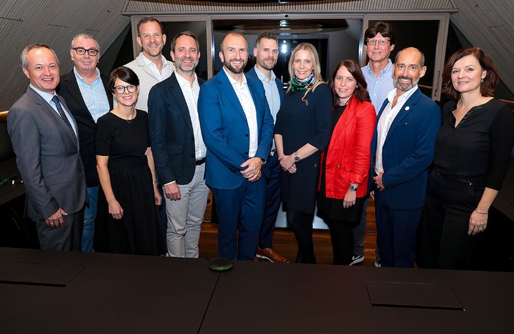 V.l.n.r.: Der neue Vorstand des Marketing Club Österreich: Dieter Welbich (Baldinger und Partner), Maximilian Mondel (CMS Momentum Wien), Regina Loster (MCÖ), Stephan Kreissler (feelgood Holding), Niko Pabst (Freudebringer, Awardix), Andreas Ladich (Flughafen Wien AG), Stefan Lorbeer (ÖAMTC), Melanie Rondonell (ÖBB), Kathrin Brandtner (Wiesbauer), Harald Rametsteiner (E-Learning Group), Marcus Wild (IDEAL Live Marketing, U4-Center), Gabriele Schöngruber (AGRANA); nicht am Bild: Barbara Bleier-Serentschy (Palmers Textil AG), John Oakley (IKEA Austria), Nicole Schlögl-Slavik (Österreichische Post) © LEADERSNET/G. Langegger