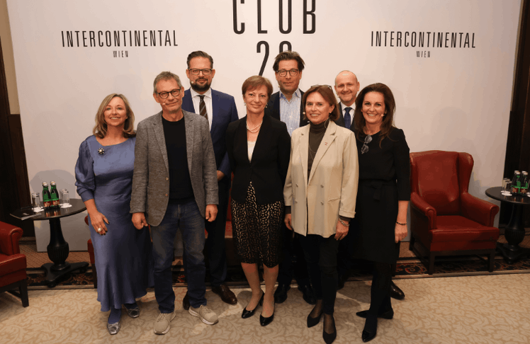 V.l.n.r.: Daniela Enzi , Oliver Fritz, Christoph Schwarz, Brigitte Trattner, Matthias Winkler, Susanne Kraus-Winkler, Norbert Kettner und Sandra Neukart