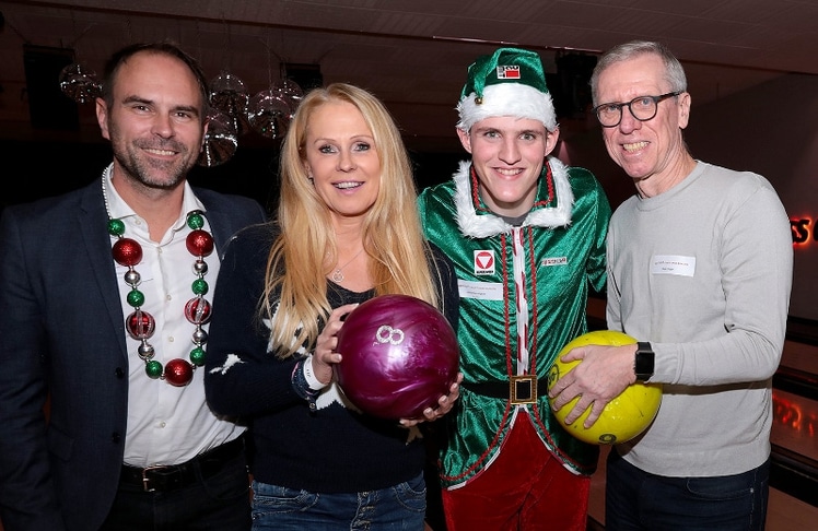 V.l.n.r.: Sporthilfe-Geschäftsführer Gernot Uhlir, Schauspielerin und Kabarettistin Ulrike Kriegler, Paralympics-Skiathlet Johannes Aigner und Ex-Fußballprofi Peter Stöger