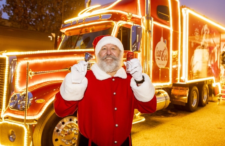 Auch heuer tourt Santa mit seinem beleuchteten Weihnachtstruck wieder durch ganz Österreich