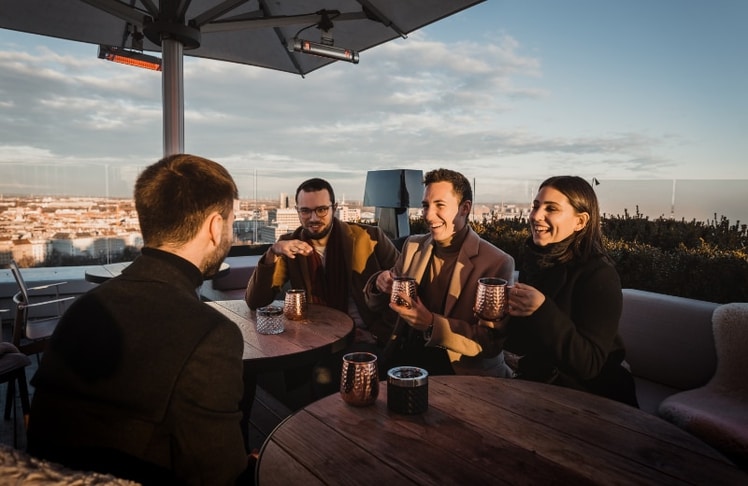 Die Punschütte der Aurora Rooftop Bar bietet Punsch bei bester Aussicht