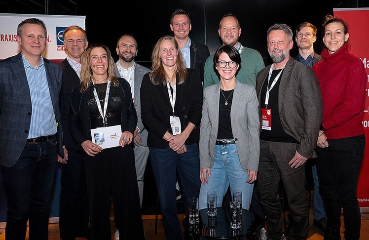 V. l. n. r.: Johannes Dobretsberger (FK Austria Wien), Thomas Schmidt (FHWien der WKW), Birgit Schaller (FHWien der WKW), Andreas Ladich (MCÖ), Corinna Kuhnle, Tom Berger (LAOLA1), Regina Loster (MCÖ), Wolfgang Jethan (win2day), Kurt Kaiser (Burgenland Tourismus), Philipp Pfeffer (Österreichische Fußball-Bundesliga) und Lisa Makas (Frauenfußball FK Austria Wien)