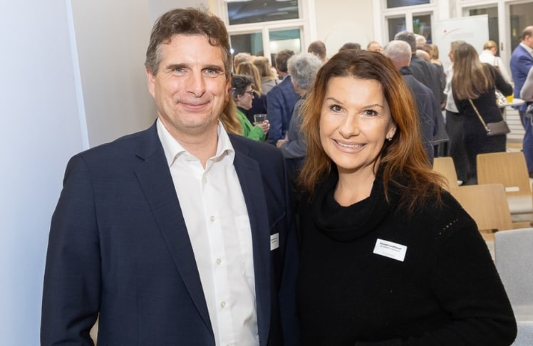 Keynote-Speaker Gernot Winter, Mitbegründer von superintelligenz.eu, mit Manuela Lindlbauer, Eigentümerin von Lindlpower