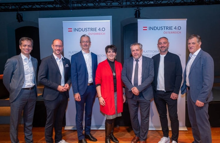 V.l.n.r.: Roland Sommer (Geschäftsführung Plattform Industrie 4.0 Österreich), Mario Gerber (Tiroler Wirtschaftslandesrat), Jimmy Heinzl (Geschäftsführer Wirtschafts-Standort Vorarlberg – WISTO), Elfriede Schober (stv. Bundesvorsitzende der PRO-GE), Michael Wiesmüller (Abteilungsleiter „Digitale- und Schlüsseltechnologien für industrielle Innovation“ im BMK), Rainer Haag (Vorsitzender Task Force Industrie 4.0 der IV Tirol, CEO ematric) und Thomas Welser (Vorstandsvorsitzender Plattform Industrie 4.0 Österreich)