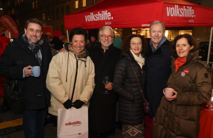 V.l.n.r.: Blitzblank-Geschäftsführer Mario Reichel, Schauspielerin Andrea Händler, Kabarettist Adi Hirschal, Schauspielerin Konstanze Breitebner, Ossi Schellmann und Lilli Gneisz 