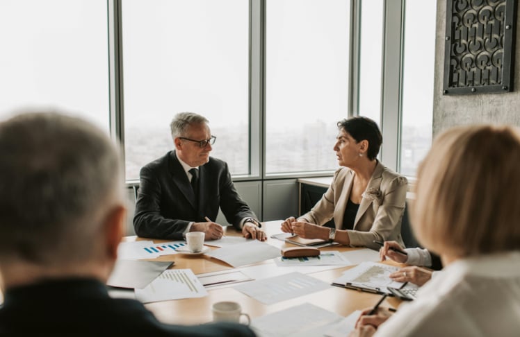 Die schlechte Laune der Manager:innen ist nicht nur eine Momentaufnahme (Symbolbild) © Pexels/Vlada Karpovich