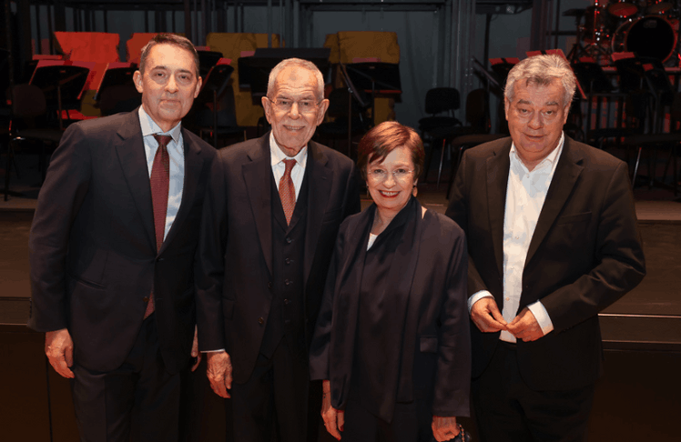 V.l.n.r.: Bogdan Roščić, Alexander Van der Bellen, Doris Schmidauer und Werner Kogler