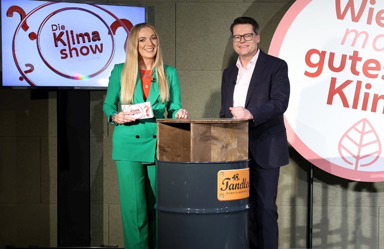 Moderatorin Jacqueline Knollmayr und Klimastadtrat Jürgen Czernohorszky bei der Klima-Show 2024 © Votava