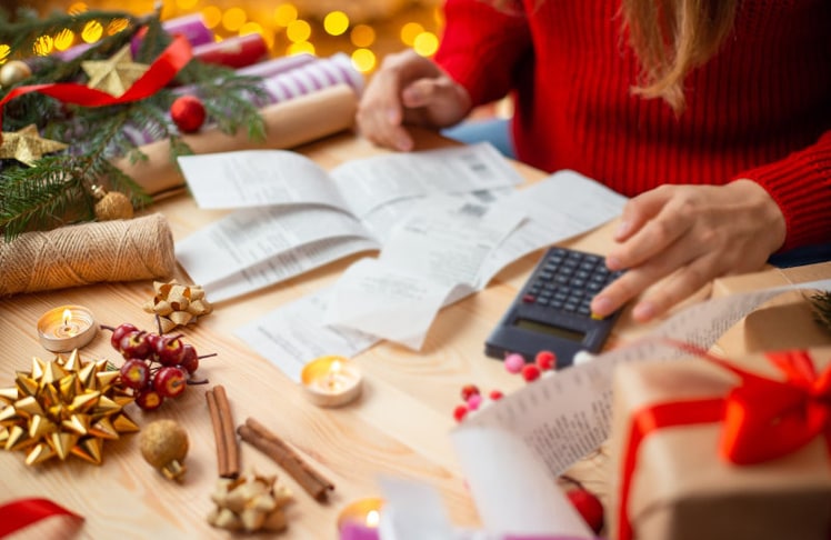 Dafür geben die Österreicher heuer ihr Weihnachtsgeld aus (Symbolbild) © Vitalii Petrushenko