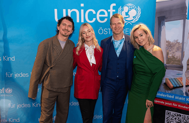 V.l.n.r.: Musiker Julian Le Play, Schauspielerin Valerie Huber, UNICEF Österreich Geschäftsführer Christoph Jünger und Influencerin Lisa Sophie Thoma