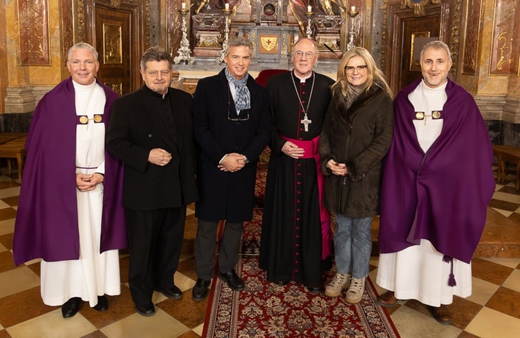 V.l.n.r.: Paul Leitenmüller, Robert Rintersbacher, Andreas Gnesda,  Bischof Alois Schwarz, Monica Rintersbacher und Herbert Rieser