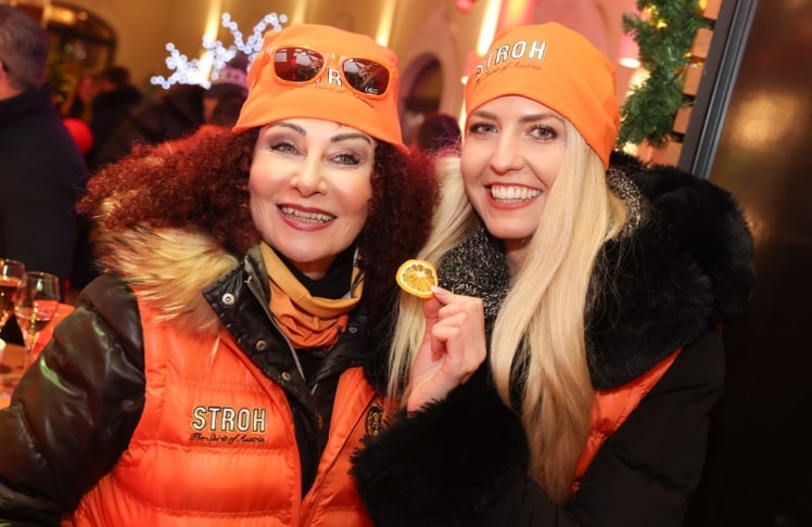 Society-Lady Christina Lugner (l.) mit Sängerin, Model und Miss Europe Beatrice Turin