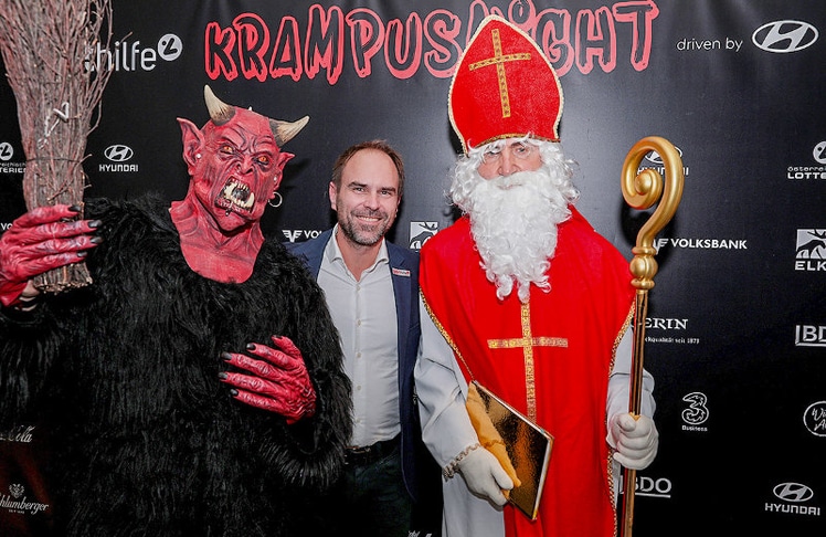 Gernot Uhlir mit dem Krampus und dem Nikolo © LEADERSNET/G. Langegger