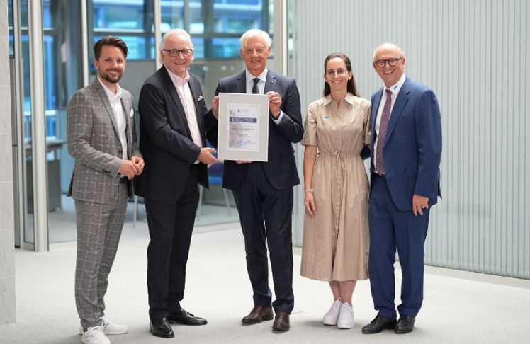 V.l.n.r.: Ludwig Stepan, Hans Harrer, beide Senat der Wirtschaft, Ernst Brunner mit Stefanie und Hans Georg Hagleitner © Nadine Stegemann