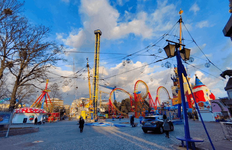 Der Wiener Prater schafft es mit seinen Attraktionen gleich mehrfach unter die Top 10  © Unsplash/ Joshi Milestoner