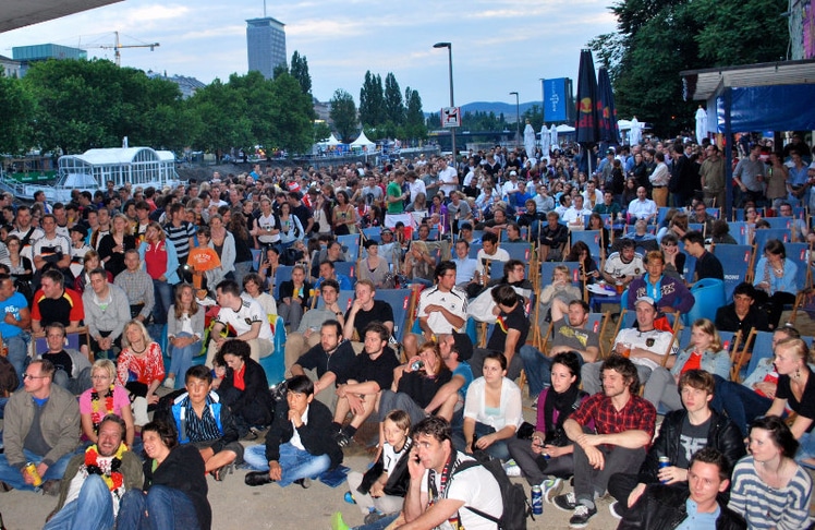 Die besten Public-Viewings laden wieder zum Fußballfest, hier etwa  die Piefke Viewing Zone © BuzzDriver/Weichert