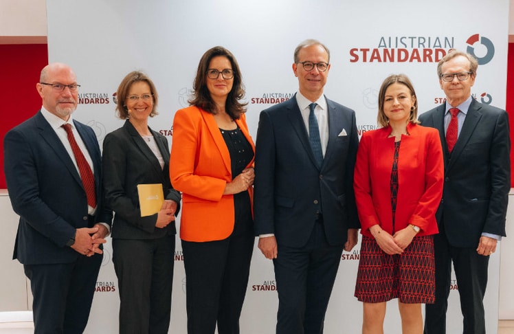 V.l.n.r.: Franz Ziegelwanger, BMF, Gudrun Ghezzo, Moderation, Valerie Höllinger, Austrian Standards, Georg Konetzky, BMAW, Eszter Batta, Europäische Kommission, Peter Reichel © Austrian Standards/Lukas Ackermann