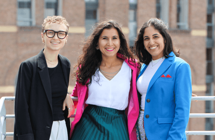 V.l.n.r.: Die DEI-Force bei Ketchum Austria besteht aus: Lola Zweimüller (Account Manager), Manisha Joshi (Business Director sowie Head of Diversity, Equity & Inclusion) und Saugaat Narula (Research and Analytics Consultant) © Ketchum Austria