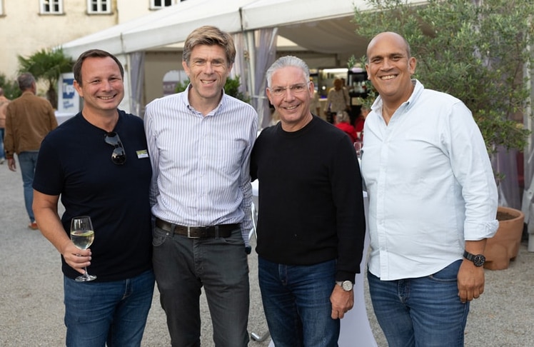 V.l.n.r.: Moritz Walcherberger (Tips-Geschäftsführer), Burgherr Carl Philip Clam, Paul Leitenmüller (CEO Opinion Leaders Network und Martin Kaindel (Horizont) © LEADERSNET/C. Holzinger 