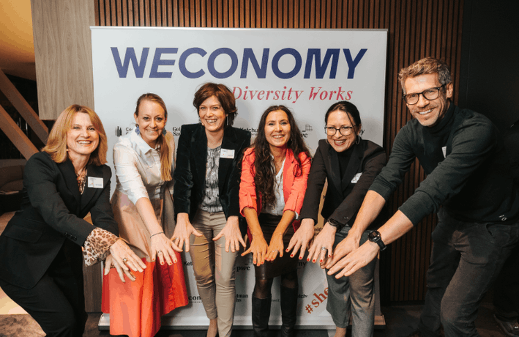 V.l.n.r.: Michaela Ernst (Co-Founder SHEconomy), Barbara Redlein (Partnerin und Inclusion & Diversity Leader bei PwC Österreich), Nicole Prieller (Workforce Transformation Lead bei PwC Österreich), Manisha Joshi (Business Director und Head of Diversity & Inclusion bei Ketchum), Sandra Straka (Vertriebsleitung Österreich, Goldman Sachs Asset Management), Hermann Sporrer (Co-Founder SHEconomy) © Philipp Lipiarski