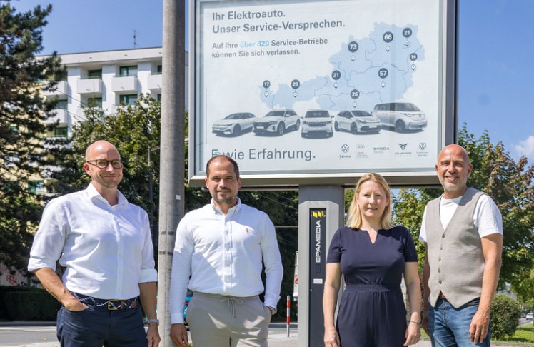 V.l.n.r.: Johannes Strasser, Leitung Service Marketing und Strategie Porsche Austria, Rudolf Mühlfellner, Teamleitung Service Marketing Porsche Austria, Christina Fuchsberger, Mediaplanung Porsche Media & Creative und Thomas Frauenschuh, Head of Regional Sales Salzburg Epamedia © Epamedia