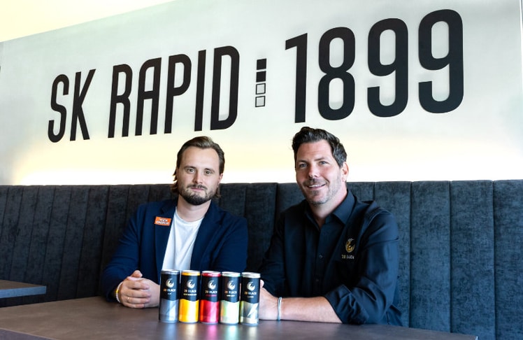 Philipp Lederer, Leitung Vertrieb, SK Rapid GmbH (links) und Werner Escher, Ambassador, 28 Black © SK Rapid/Lenz