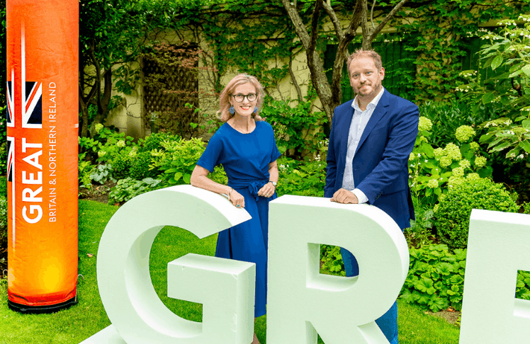 Bronwen Moore, Regional Director Europe West und Country Director Austria, gemeinsam mit Florian Haas, Head of Startup bei EY © LEADERSNET/C. Mikes