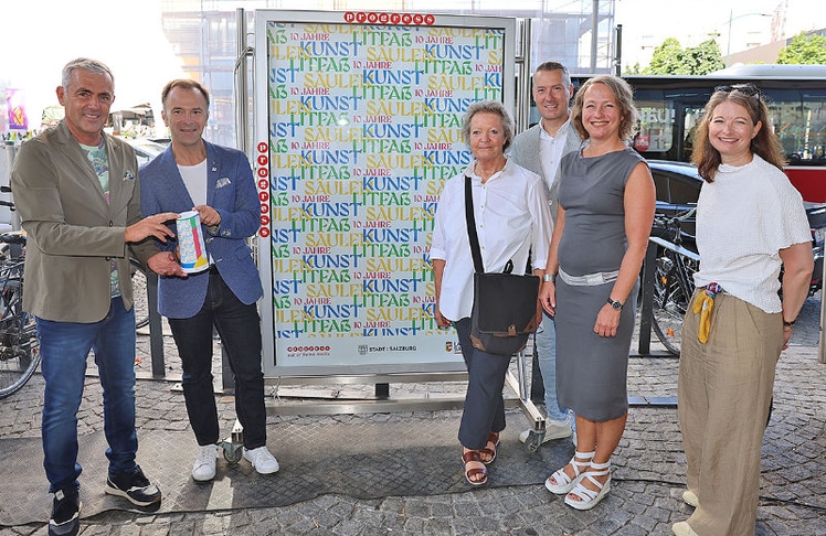 V.l.n.r.: Fred Kendlbacher, Geschäftsführer Progress Werbung), Salzburg-Bürgermeister Bernhard Auinger, Elfrid Wimmer-Repp, Vorsitzende des Kunstbeirats, Dominik Sobota, Mitglied der Geschäftsleitung Progress Werbung, Dagmar Aigner, Abteilungsvorständin der Kulturabteilung Stadt Salzburg und Kerstin Klimmer-Kettner, Kulturabteilung Land Salzburg © LEADERSNET/U. Brandl