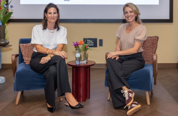 Isabel Zinnagl, Initiatorin und Gründerin von Salon Mama, sprach auf dem Podium unter anderem mit Gynäkologin Yvonne Therese Helmy-Bader © LEADERSNET / S. Oblak