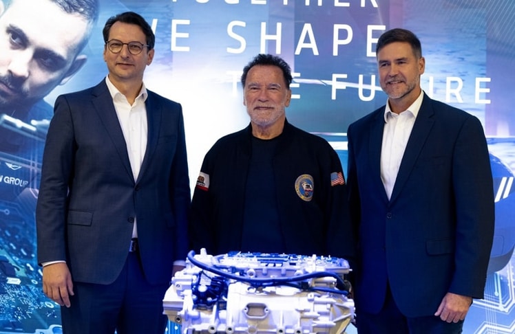 V.l.n.r.: Milan Nedeljković, Arnold Schwarzenegger und Klaus von Moltke © BMW Group